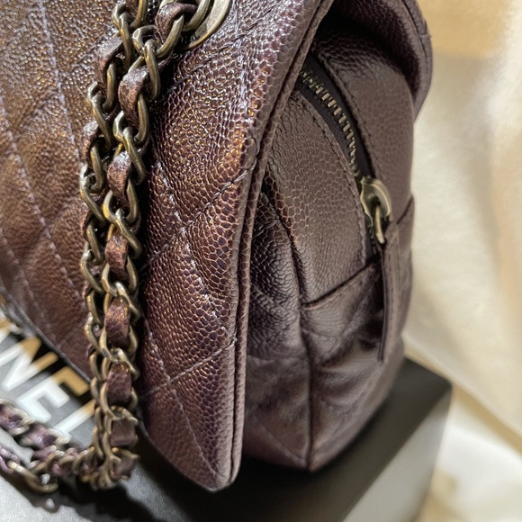 ❌SOLD❌💯Authentic Chanel XL Flap Iridescent Caviar - Picture 3 of 16